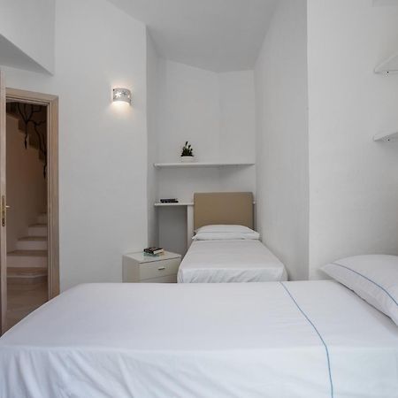 The Square Depandance Bed and Breakfast Cannigione Exteriör bild